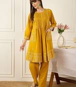 Embroidered Round Neck Thread Work Pure Cotton Kurta With Trousers