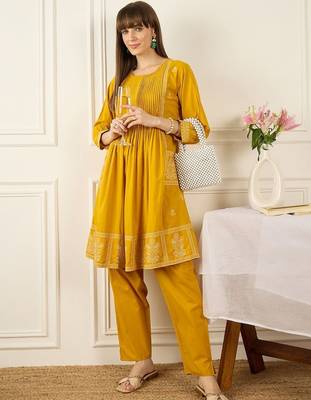 Embroidered Round Neck Thread Work Pure Cotton Kurta With Trousers 2