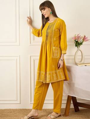 Embroidered Round Neck Thread Work Pure Cotton Kurta With Trousers 3