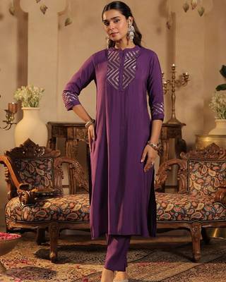 Yoke Design Gotta Patti Mandarin Collar Straight Kurta with Trousers 1