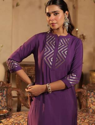 Yoke Design Gotta Patti Mandarin Collar Straight Kurta with Trousers 2