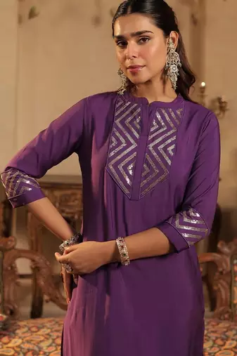 Yoke Design Gotta Patti Mandarin Collar Straight Kurta with Trousers