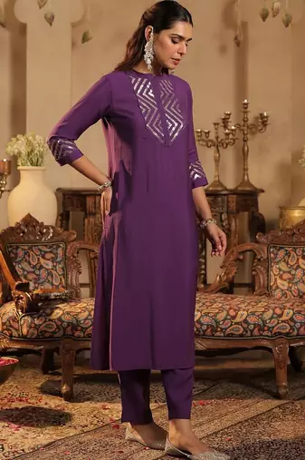 Yoke Design Gotta Patti Mandarin Collar Straight Kurta with Trousers