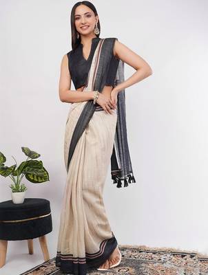 Off white pure linen woven design saree with blouse 4