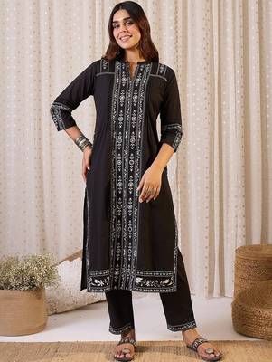 Ethnic Motifs Printed Mandarin Collar Pure Cotton Straight Kurta & Trousers 1