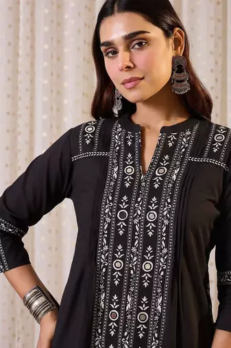 Ethnic Motifs Printed Mandarin Collar Pure Cotton Straight Kurta & Trousers