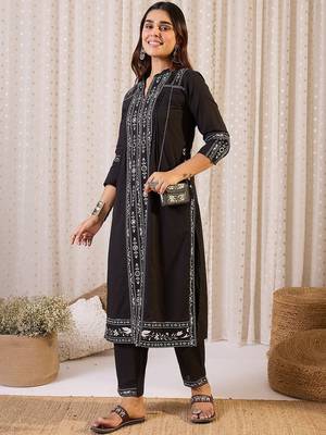 Ethnic Motifs Printed Mandarin Collar Pure Cotton Straight Kurta & Trousers 5