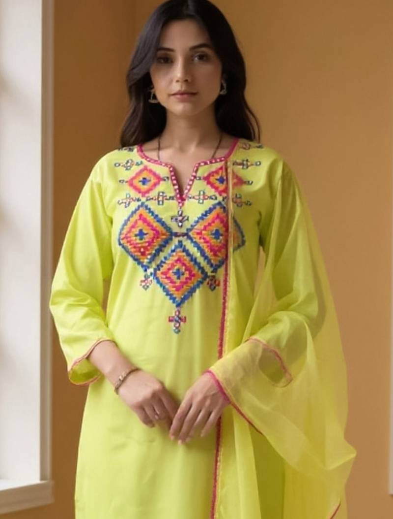Women Ethnic Motifs Embroidered Kurta with Trousers & Dupatta Kurta Sets