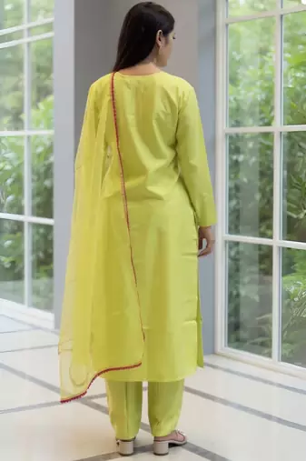 Women Ethnic Motifs Embroidered Kurta with Trousers & Dupatta Kurta Sets