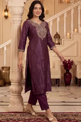Women Ethnic Motifs Embroidered Regular Thread Work Kurta with Trousers