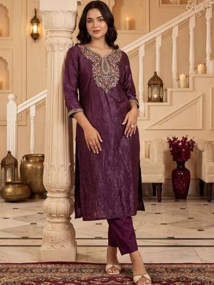 Women Ethnic Motifs Embroidered Regular Thread Work Kurta with Trousers 5