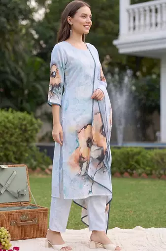 Women Floral Printed Regular Chanderi Silk Kurta with Trousers & With Dupatta