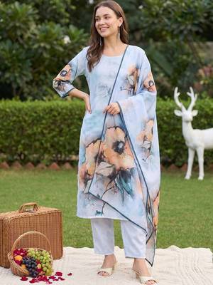 Women Floral Printed Regular Chanderi Silk Kurta with Trousers & With Dupatta 4