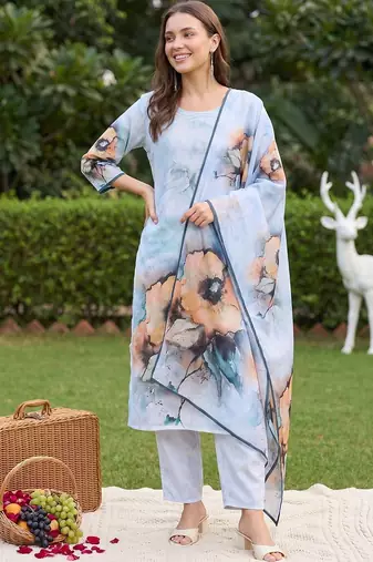 Women Floral Printed Regular Chanderi Silk Kurta with Trousers & With Dupatta