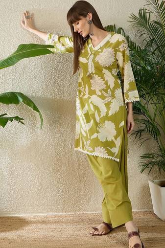 Women Floral Printed Regular Thread Work Pure Cotton Kurta with Palazzos