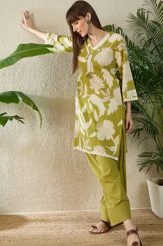 Women Floral Printed Regular Thread Work Pure Cotton Kurta with Palazzos
