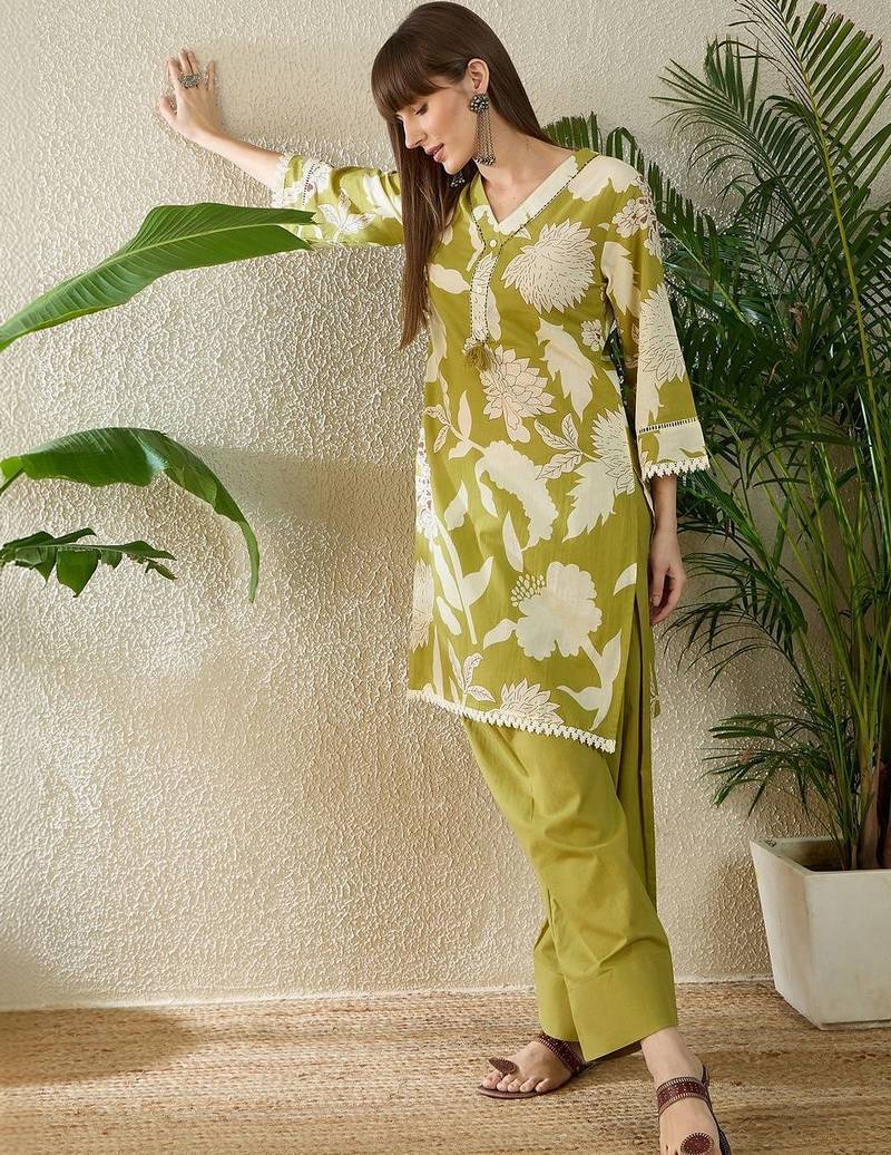 Women Floral Printed Regular Thread Work Pure Cotton Kurta with Palazzos