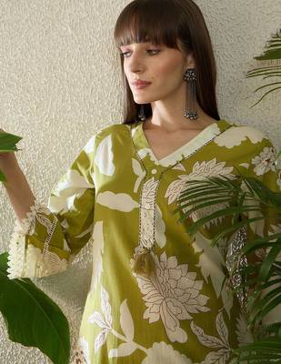 Women Floral Printed Regular Thread Work Pure Cotton Kurta with Palazzos 2