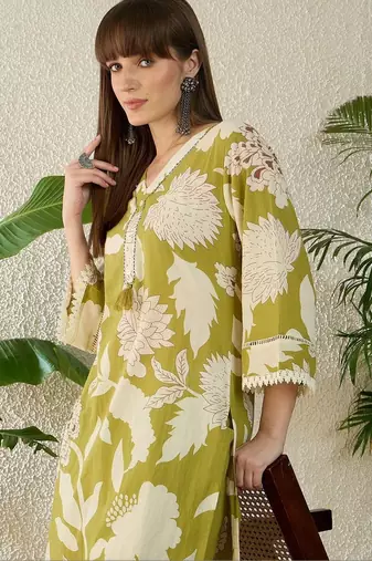 Women Floral Printed Regular Thread Work Pure Cotton Kurta with Palazzos
