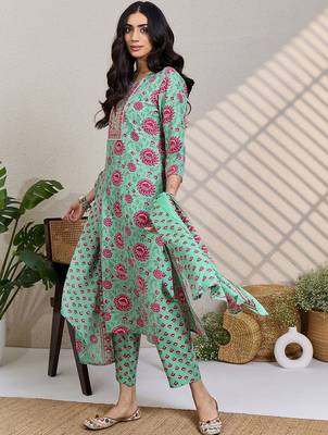Women Floral Printed Regular Thread Work Kurta with Trousers & With Dupatta 1