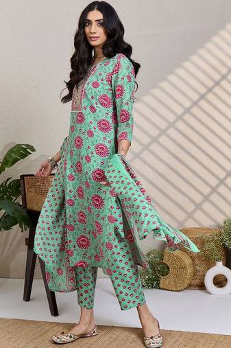 Women Floral Printed Regular Thread Work Kurta with Trousers & With Dupatta