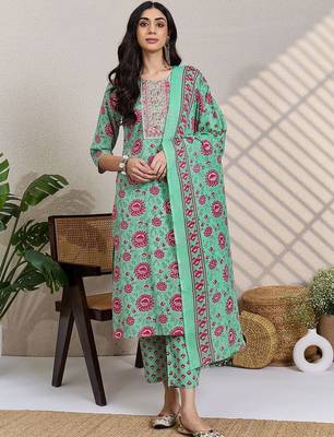 Women Floral Printed Regular Thread Work Kurta with Trousers & With Dupatta 6
