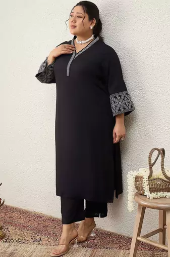 Plus Size Ethnic Motifs Embroidered Regular Thread Work Kurta with Trousers