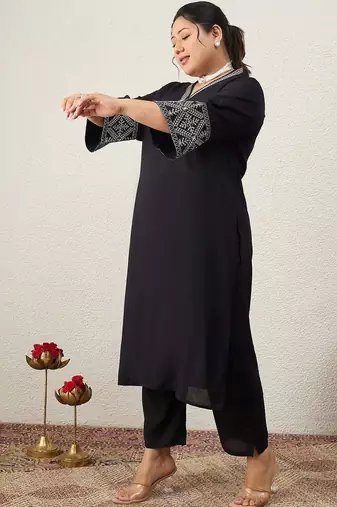 Plus Size Ethnic Motifs Embroidered Regular Thread Work Kurta with Trousers