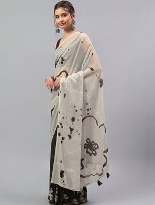 Off white pure georgette printed saree with blouse 3