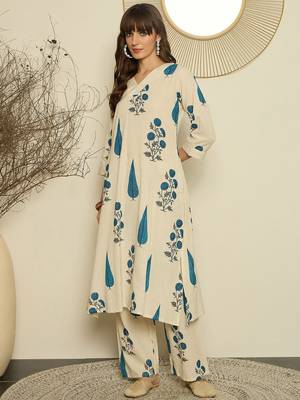 Women Floral Printed A-Line Kurta with Palazzo 2