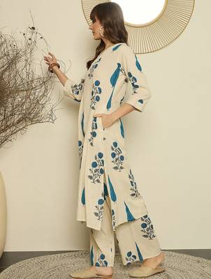 Women Floral Printed A-Line Kurta with Palazzo 3