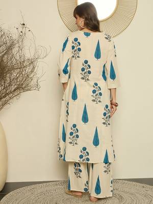 Women Floral Printed A-Line Kurta with Palazzo 4