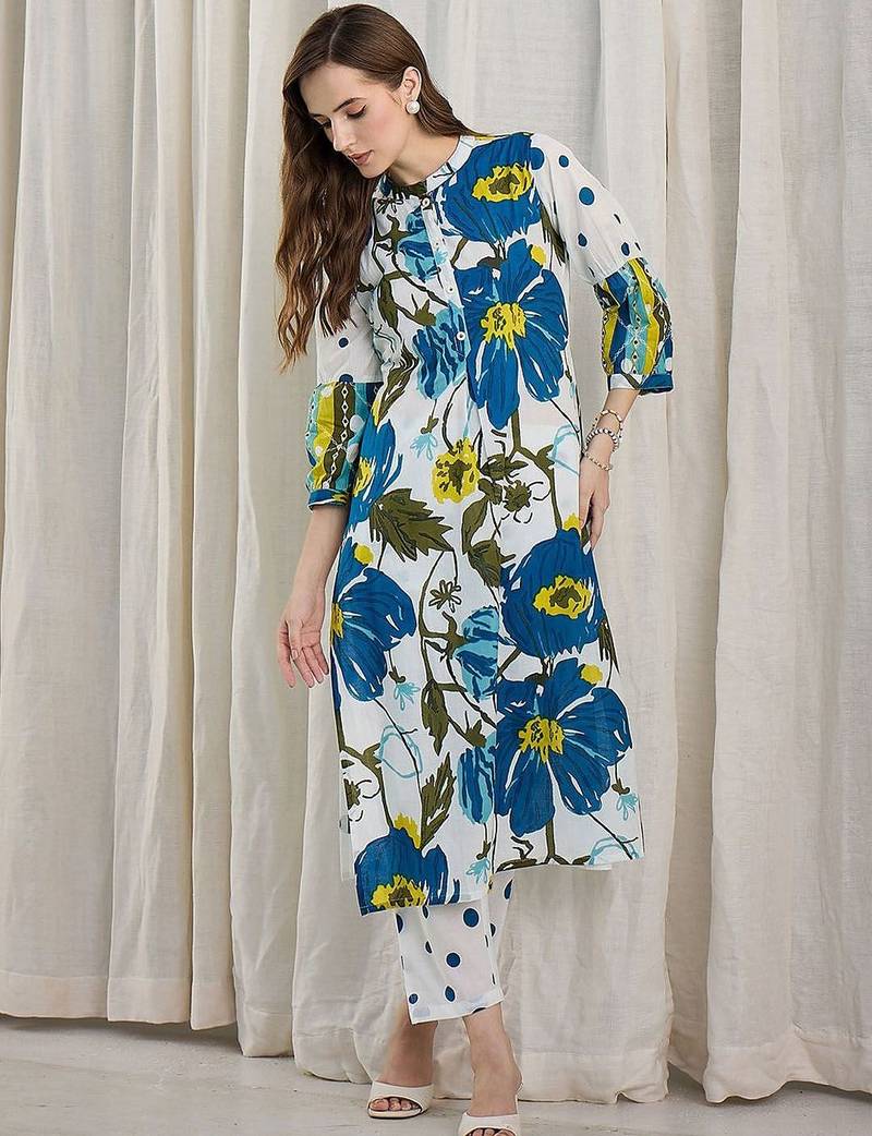 Women Floral Printed Cotton Kurta with Trousers