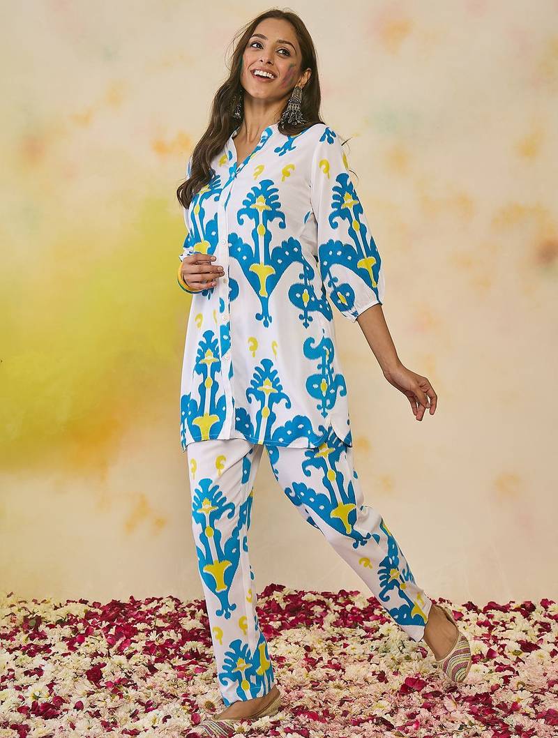 Women Printed Regular Kurti with Trousers