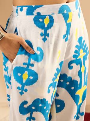 Women Printed Regular Kurti with Trousers 7