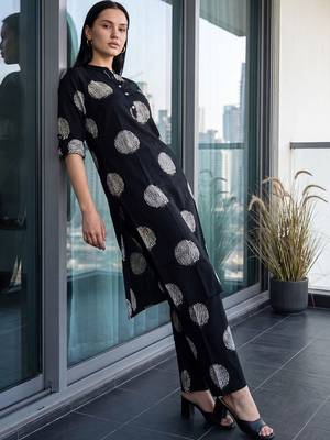Women Printed Regular Kurta with Trousers 1