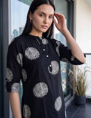 Women Printed Regular Kurta with Trousers 2