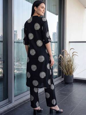 Women Printed Regular Kurta with Trousers 3