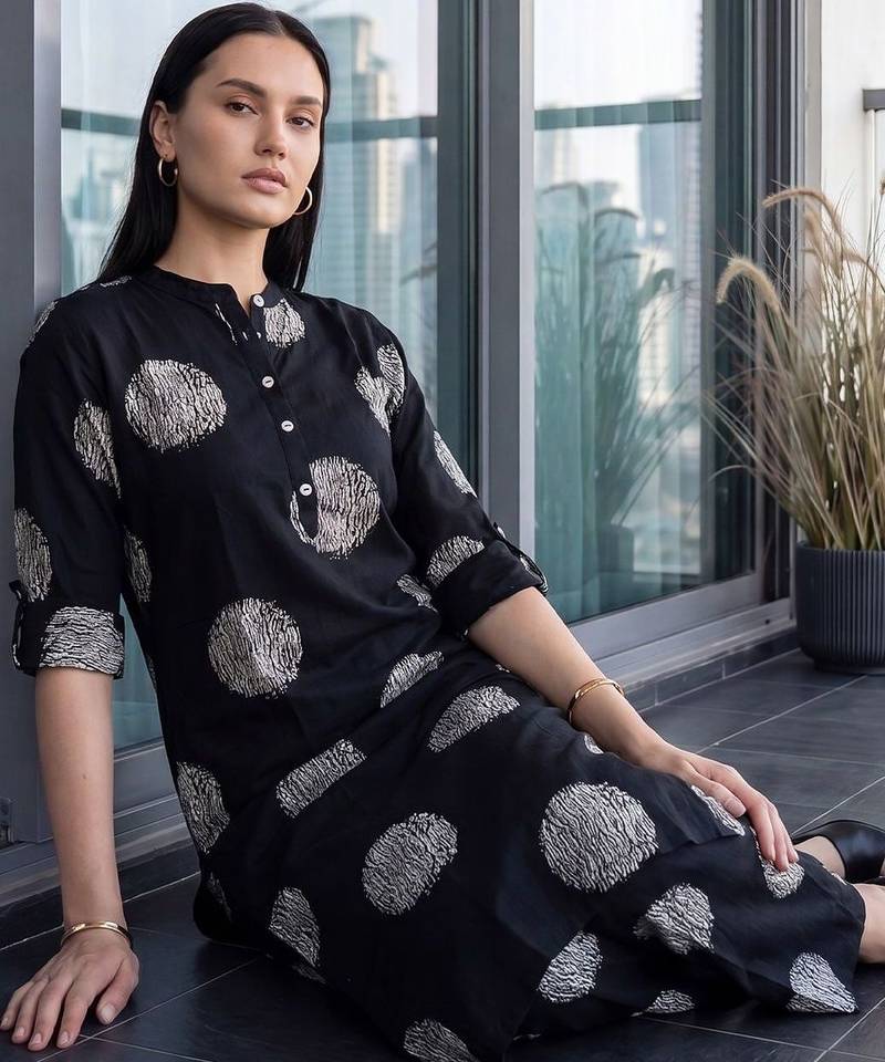 Women Printed Regular Kurta with Trousers