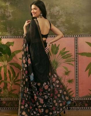 Black linen printed saree with blouse 4