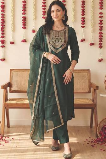 Women Ethnic Motifs Embroidered Regular Thread Work Liva Kurta with Trousers & With Dupatta