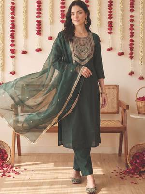 Women Ethnic Motifs Embroidered Regular Thread Work Liva Kurta with Trousers & With Dupatta 3