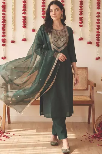 Women Ethnic Motifs Embroidered Regular Thread Work Liva Kurta with Trousers & With Dupatta