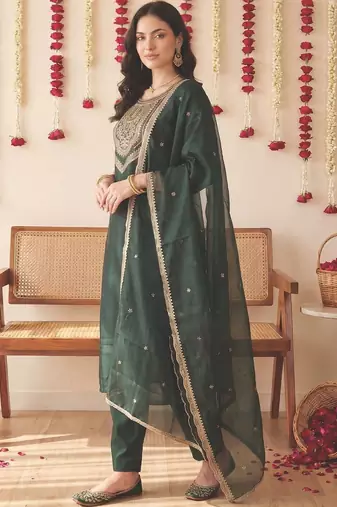 Women Ethnic Motifs Embroidered Regular Thread Work Liva Kurta with Trousers & With Dupatta