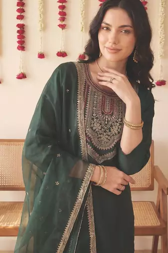 Women Ethnic Motifs Embroidered Regular Thread Work Liva Kurta with Trousers & With Dupatta