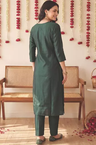 Women Ethnic Motifs Embroidered Regular Thread Work Liva Kurta with Trousers & With Dupatta