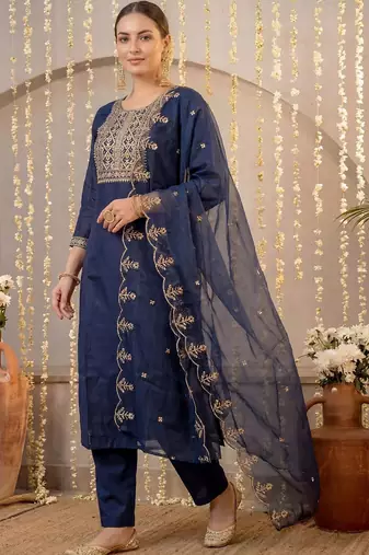 Women Ethnic Motifs Embroidered Regular Thread Work Kurta with Trousers & With Dupatta