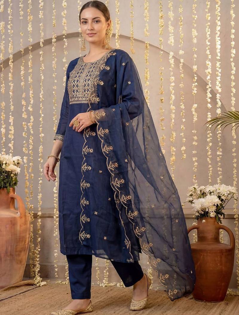 Women Ethnic Motifs Embroidered Regular Thread Work Kurta with Trousers & With Dupatta