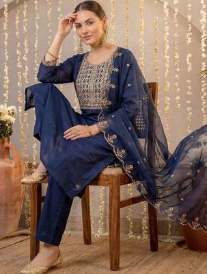 Women Ethnic Motifs Embroidered Regular Thread Work Kurta with Trousers & With Dupatta 4