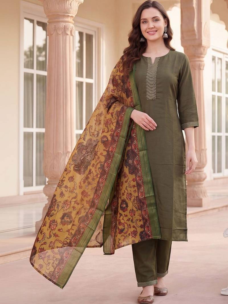 Women Ethnic Motifs Embroidered Regular Thread Work Kurta with Trousers & With Dupatta